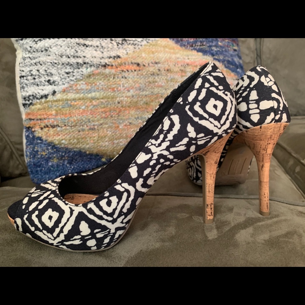 NWT Gorgeous 4” cork & batik- BOHO heels- Sz 10